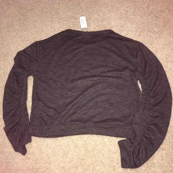 • Black basic tee 🖤 • - Picture 4 of 4